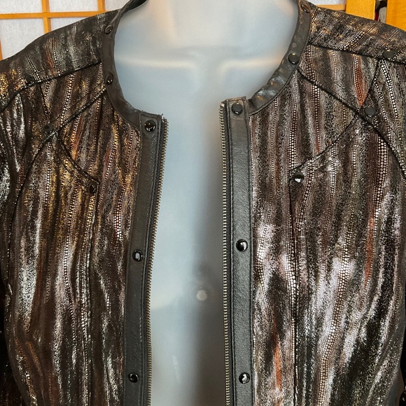 REVERSIBLE - stylish abstract metallic and black leather jacket - Picture 5 of 16